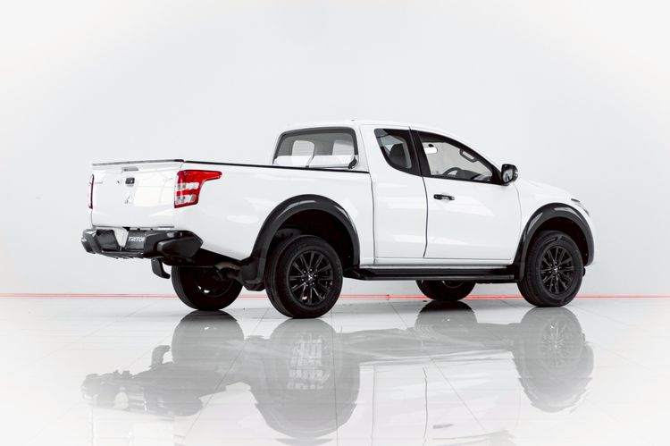 Mitsubishi Triton 2019 2.4 GLS Plus Pickup ดีเซล ไม่ติดแก๊ส เกียร์ธรรมดา ขาว รูปที่ 4