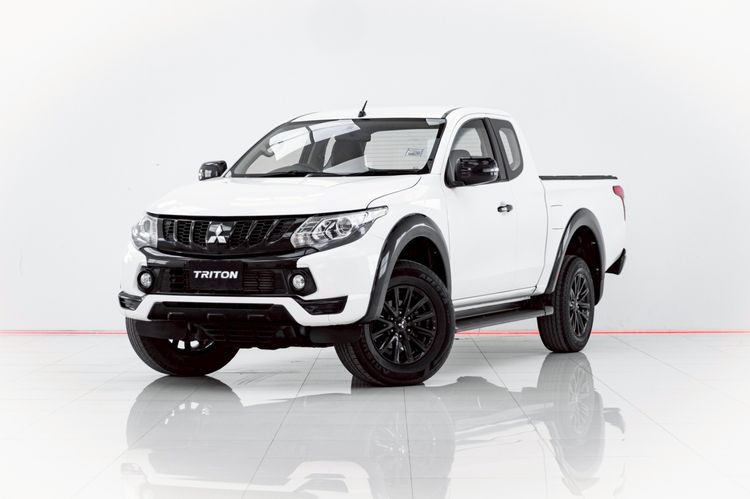 รถ Mitsubishi Triton 2.4 GLS Plus สี ขาว