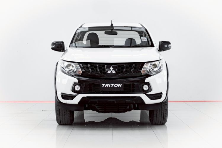 Mitsubishi Triton 2019 2.4 GLS Plus Pickup ดีเซล ไม่ติดแก๊ส เกียร์ธรรมดา ขาว รูปที่ 3