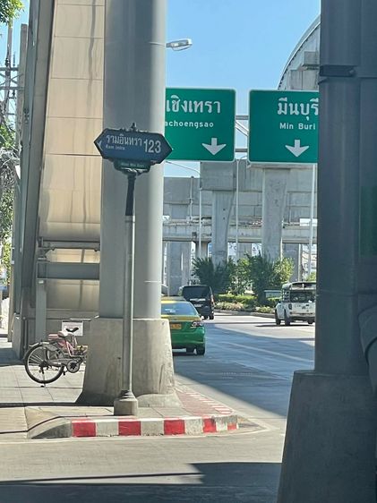 ขายทาวน์เฮาส์ 2 ชั้น รีโนเวทใหม่ พร้อมอยู่