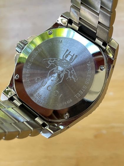 GUCCI Dive 40 mm Silver Dial Men’s Swiss Quartz Watch YA136336 รูปที่ 13