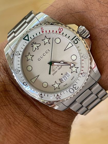GUCCI Dive 40 mm Silver Dial Men’s Swiss Quartz Watch YA136336 รูปที่ 18