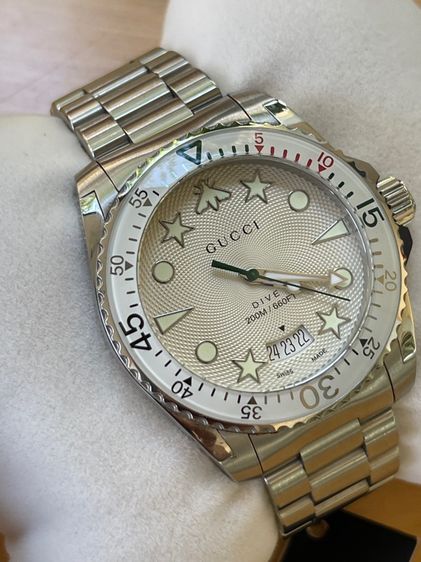 GUCCI Dive 40 mm Silver Dial Men’s Swiss Quartz Watch YA136336 รูปที่ 6