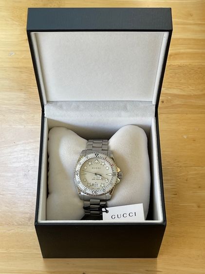 GUCCI Dive 40 mm Silver Dial Men’s Swiss Quartz Watch YA136336 รูปที่ 4