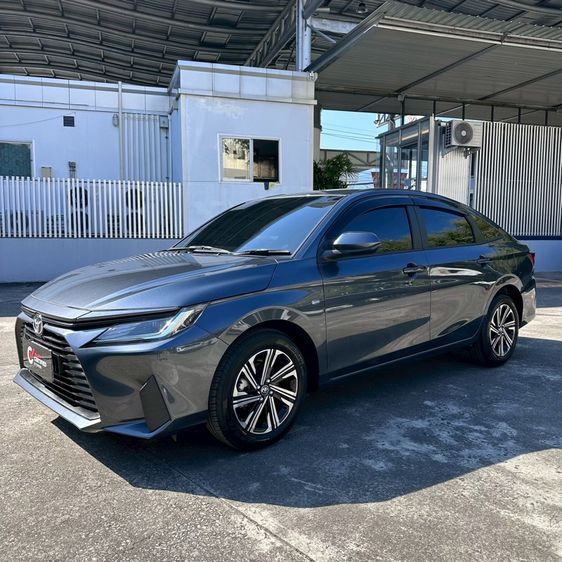 Toyota Yaris ATIV 2024 1.2 Sport Sedan เบนซิน ไม่ติดแก๊ส เกียร์อัตโนมัติ เทา รูปที่ 3