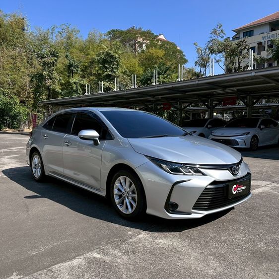รถ Toyota Altis 1.6 G สี บรอนซ์เงิน