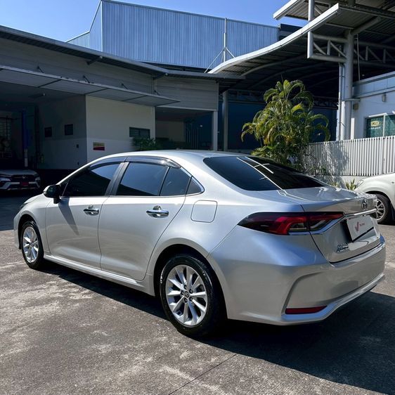 Toyota Altis 2022 1.6 G Sedan เบนซิน ไม่ติดแก๊ส เกียร์อัตโนมัติ บรอนซ์เงิน รูปที่ 4
