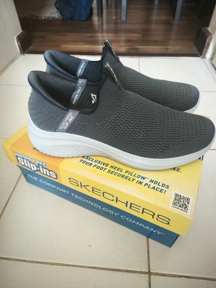 SKECHERS 