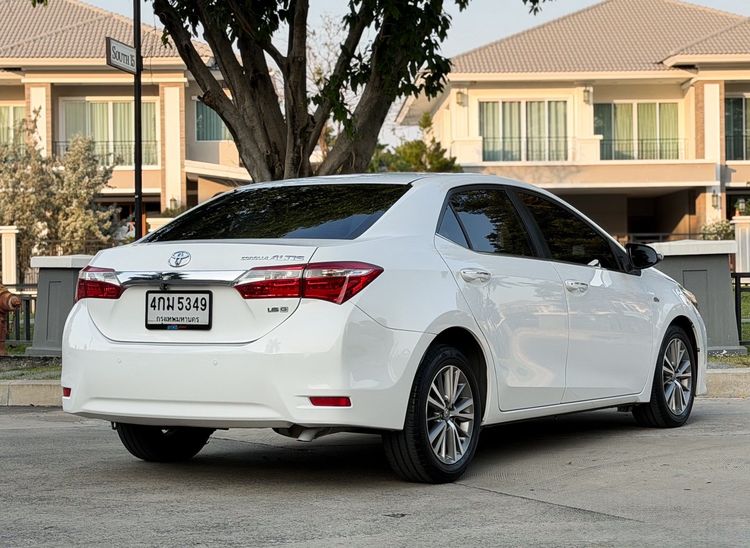 Toyota Corolla 2016 1.6 Sedan เบนซิน ไม่ติดแก๊ส เกียร์อัตโนมัติ ขาว รูปที่ 4