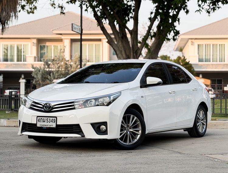 Toyota Corolla 2016 1.6 Sedan เบนซิน ไม่ติดแก๊ส เกียร์อัตโนมัติ ขาว