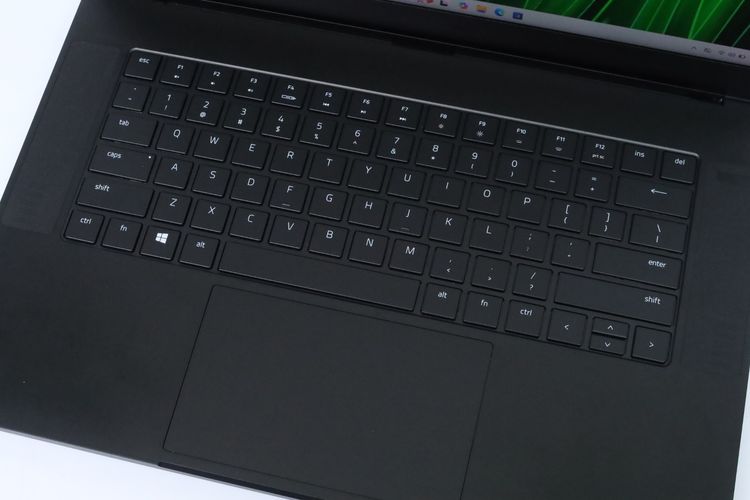 Razer Blade 15 Advanced Model Gaming Laptop Core i7 11800H.RTX 3070 16.512GB รูปที่ 3