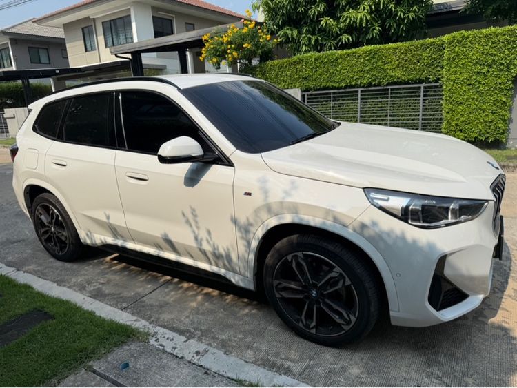 รถ BMW X1 2.0 sDrive20i M Sport สี ขาว