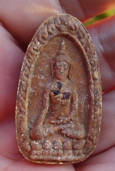 พระขุนแผนไข่ผ่า หลวงปู่ทิม อิสริโก วัดไร่วารี ปี2513-16 แท้ตลอดชีพ