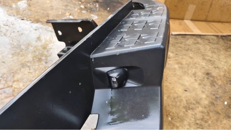 กันชนท้ายเชฟโรเลต โคโรลาโดสีดำ Rear bumper ปี2012-2019 รูปที่ 4