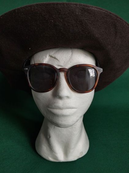 ขอขายแว่นตากันแดด unisex ชายหญิงแบรนด์ Lespecs รุ่น Bandwagon แท้ กระจก polarized ขนาดไซส์ onesize ก้านลายกระกระจกดำใส่ใส่สบาย