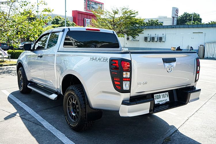 Mazda BT-50 Pro 2022 2.2 Hi-Racer Pickup ดีเซล ไม่ติดแก๊ส เกียร์ธรรมดา บรอนซ์เงิน รูปที่ 4