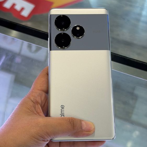 Realme GT6 Fluid Silver เครื่องศูนย์ สภาพสวยมาก จอ6.78นิ้ว แรม16รอม512 Snap8s Gen3 กล้องOIS Sony เครื่องใช้งานดีเยี่ยม ครบยกกล่อง🔥🔥 รูปที่ 3