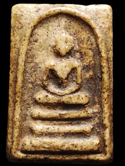 พระสมเด็จเนื้อสวยๆครับ