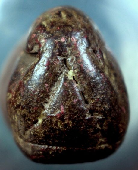 พระปิดตาหลวงพ่อแก้วพิมพ์ปั้นเนื้อผงลงรัก