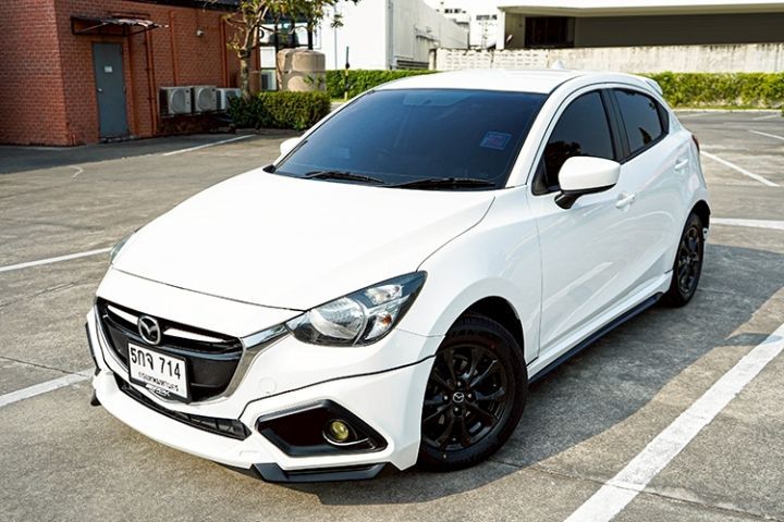 Mazda Mazda 2 2016 1.3 Sports High Plus Sedan เบนซิน ไม่ติดแก๊ส เกียร์อัตโนมัติ ขาว รูปที่ 4