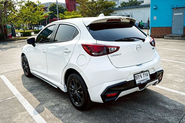 Mazda Mazda 2 2016 1.3 Sports High Plus Sedan เบนซิน ไม่ติดแก๊ส เกียร์อัตโนมัติ ขาว รูปที่ 2