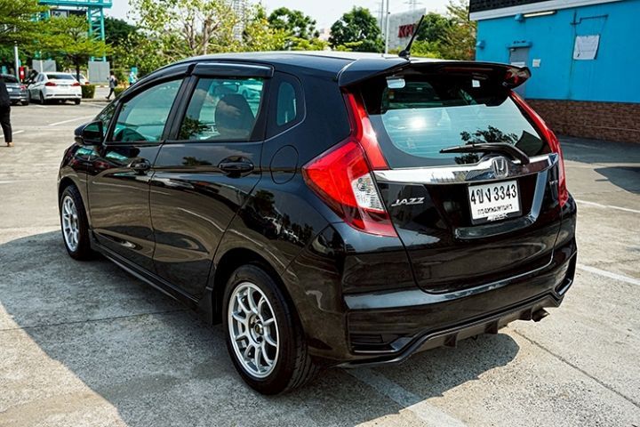 Honda Jazz 2018 1.5 RS i-VTEC Sedan เบนซิน ไม่ติดแก๊ส เกียร์อัตโนมัติ ดำ รูปที่ 3