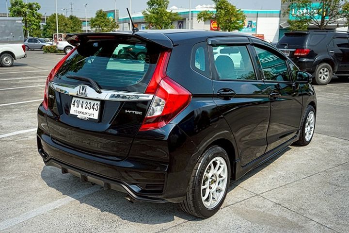 Honda Jazz 2018 1.5 RS i-VTEC Sedan เบนซิน ไม่ติดแก๊ส เกียร์อัตโนมัติ ดำ รูปที่ 2