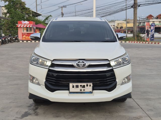 Toyota Innova 2017 2.8 Crysta V Utility-car ดีเซล ไม่ติดแก๊ส เกียร์อัตโนมัติ ขาว รูปที่ 2