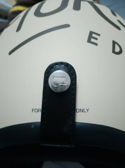 หมวกกันน็อค BUM SHAKER แท้  สีครีมด้าน ของใหม่ รูปที่ 8