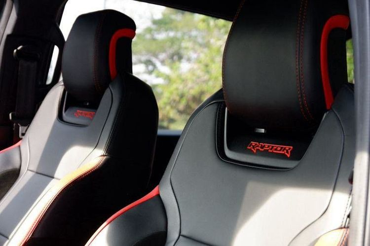 Ford Ranger 2023 Raptor 3.0L V6 Twin-Turbo EcoBoost 4x4 Pickup เบนซิน ไม่ติดแก๊ส เกียร์อัตโนมัติ เทา รูปที่ 4