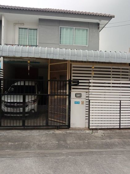 Pruksa 2019 มีบางส่วน ใช่ อยู่ที่ ถ.เพชรเกษม ซ.63(วัดม่วง)บ้านติดถนนเมนทำเลเหมาะทำการค้า ใกล้สวนหย่อมเป็นบ้านห้องมุมติดเพื่อนบ้านด้านเดียวพื้นที่ด้านข้างกว้างสามารถสร้างได้อีก1หลัง รูปที่ 4