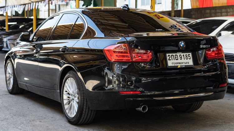 BMW Series 3 2014 320i Sedan เบนซิน ไม่ติดแก๊ส เกียร์อัตโนมัติ ดำ รูปที่ 3