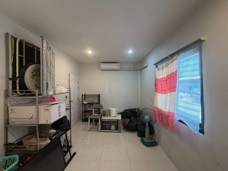 เซ้งร้านอาหารด่วน 100,000 บ ย่านดอนเมือง ใกล้ตลาดโกสุม ใกล้ รร.นานาชาติ Harrow ตรงสามแยกหลักเลย รถผ่านตลอดทั้งวัน รูปที่ 3