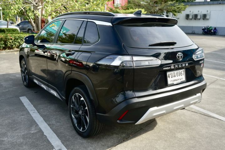 Toyota Corolla Cross 2023 1.8 Hybrid Premium Safety GR Sport Utility-car ไฮบริด ไม่ติดแก๊ส เกียร์อัตโนมัติ ดำ รูปที่ 4
