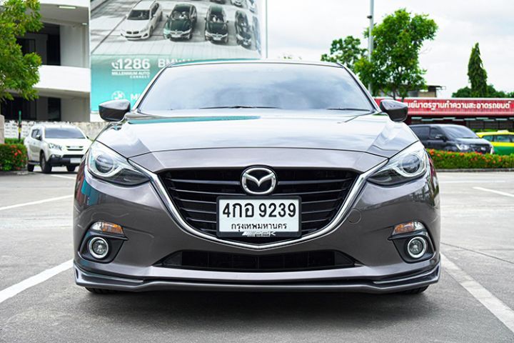 Mazda Mazda3 2016 2.0 S Sports Sedan เบนซิน เกียร์อัตโนมัติ น้ำตาล