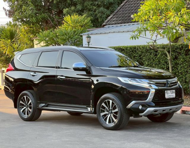 รถ Mitsubishi Pajero Sport 2.4 GT Premium 4WD สี ดำ