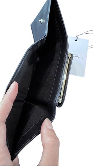 กระเป๋าสตางค์แบบพับสามทบ ลายทางซ้อนชั้น สำหรับผู้หญิง จาก Paul Smith หนังสีดำ รูปที่ 3