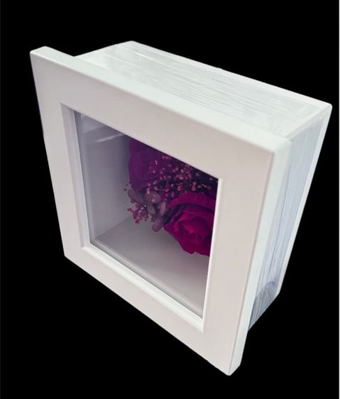White wooden box for dried flowers. กล่องไม้บรรจุดอกไม้แห้ง  รูปที่ 2