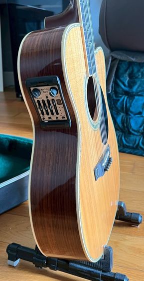 กีต้าร์ Marin รุ่น OMC Aura (1833-2008)