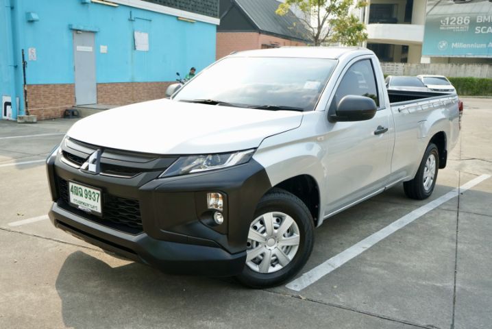 Mitsubishi Triton 2022 2.5 GL Pickup ดีเซล ไม่ติดแก๊ส เกียร์ธรรมดา เทา รูปที่ 2