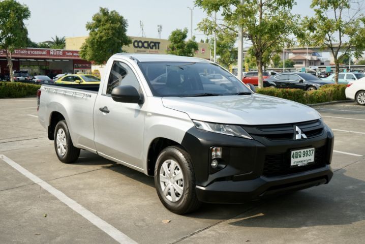 Mitsubishi Triton 2022 2.5 GL Pickup ดีเซล ไม่ติดแก๊ส เกียร์ธรรมดา เทา รูปที่ 4