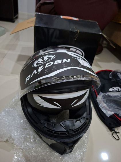 หมวกกันน๊อค รูปที่ 3