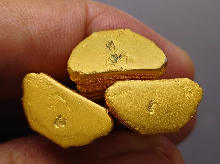 พระแก้วมรกต 3 ฤดู รุ่นเทอดพระเกียรติ เนื้อโลหะชุบทอง มหาพุทธาภิเษก ณ วัดพระศรีรัตนศาสดาราม ปี2540 พร้อมกล่องเดิม รูปที่ 5