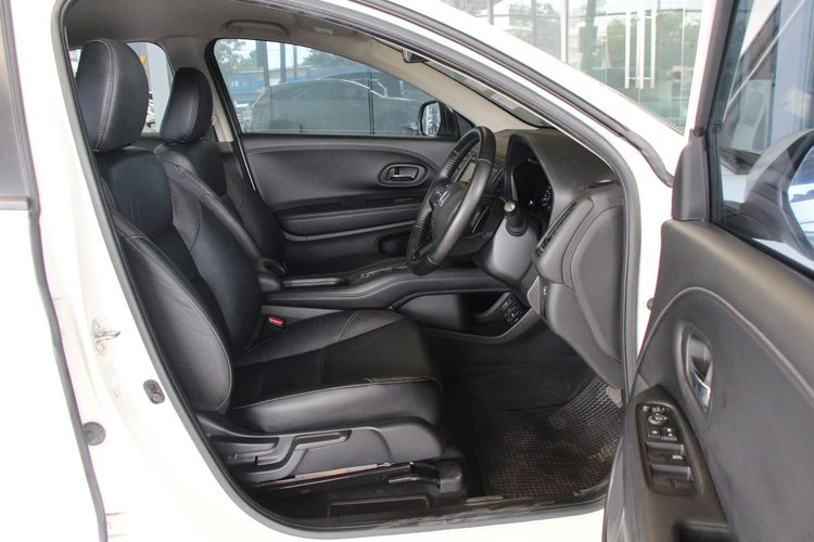 Honda HR-V 2016 1.8 E Utility-car เบนซิน ไม่ติดแก๊ส เกียร์อัตโนมัติ ขาว รูปที่ 3