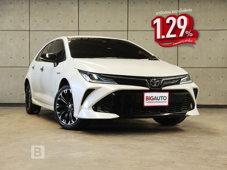 รถ Toyota Altis 1.8 Hybrid GR Sport สี ขาว