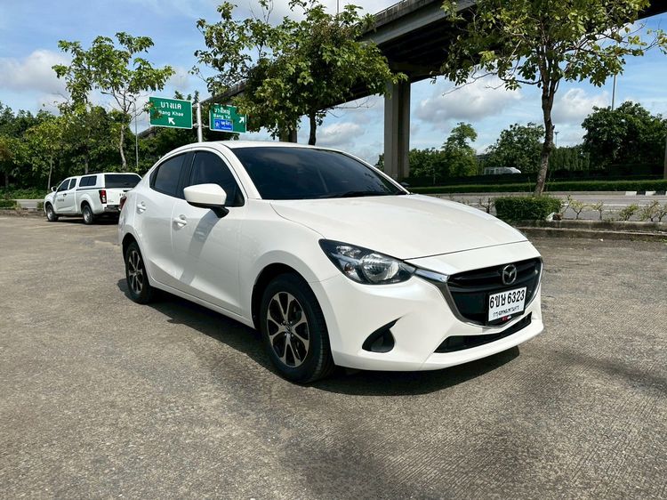 Mazda Mazda 2 2016 1.3 Standard Sedan เบนซิน ไม่ติดแก๊ส เกียร์อัตโนมัติ ขาว รูปที่ 2