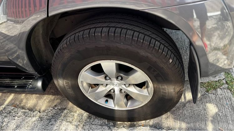แยกซื้อได้ ล้อเดิมFortuner ขอบ16“ น๊อตล้อครบ  ยางMichelin Suvพลัส 265-70 r16 ปลายปี23 ใช้น้อย ดอกเยอะ  รูปที่ 7