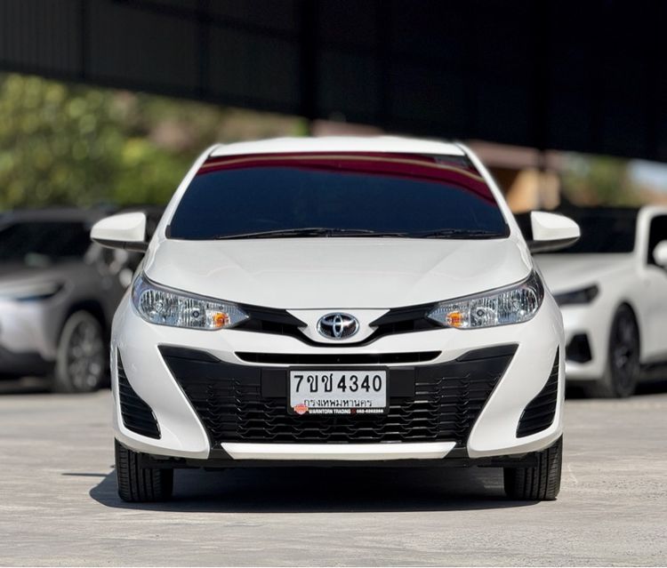 Toyota Yaris 2018 1.2 J Sedan เบนซิน ไม่ติดแก๊ส เกียร์อัตโนมัติ ขาว รูปที่ 3