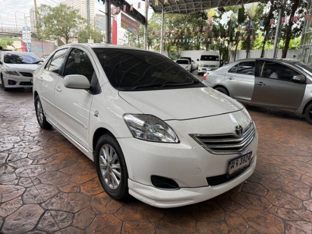 รถ Toyota Vios 1.5 E สี ขาว