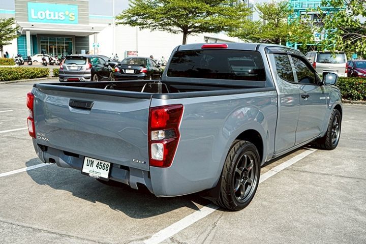 Isuzu D-MAX 2024 3.0 S Pickup ดีเซล เกียร์ธรรมดา เทา รูปที่ 2